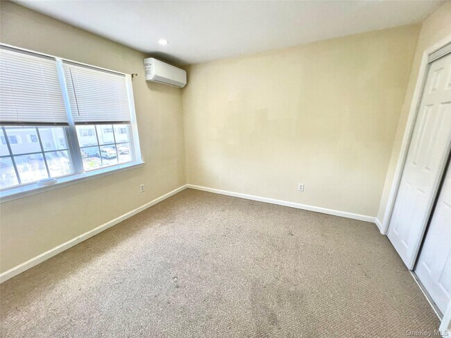 Building Photo - 60 Peach Pl