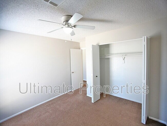 Building Photo - 1803 W Barrow Dr