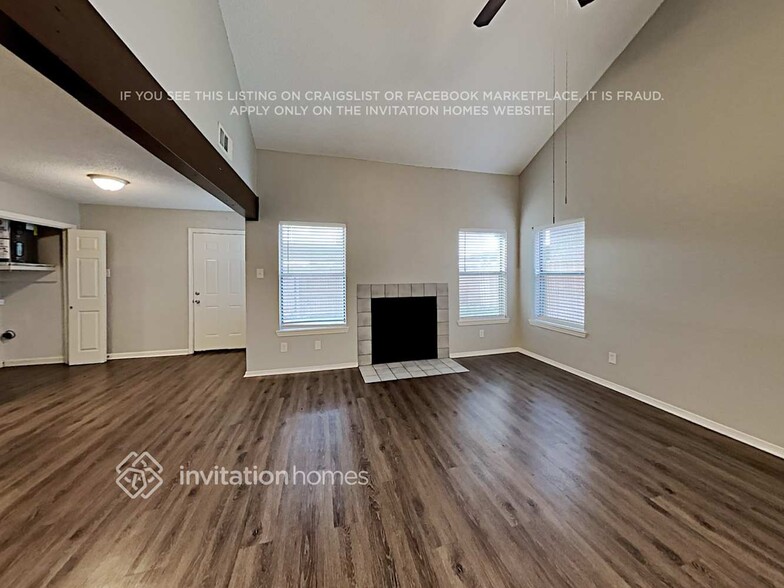 Building Photo - 2036 Pheasant Dr