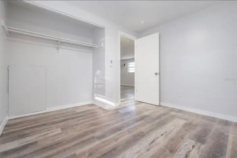 Building Photo - 1707 E Idell St