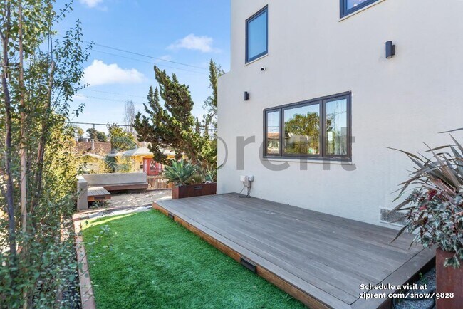 Building Photo - 167 Frisbie St