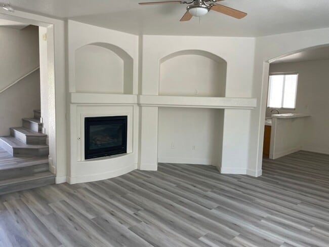 Building Photo - 4 Bd 2 story Home 89148