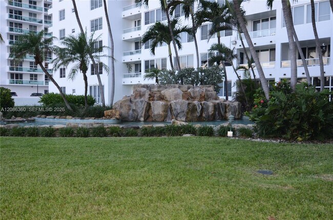 Building Photo - 5005 Collins Ave
