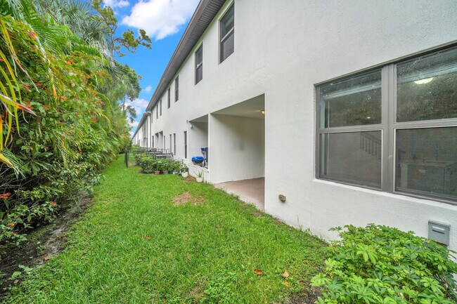 Building Photo - 407 Bella Sol Way