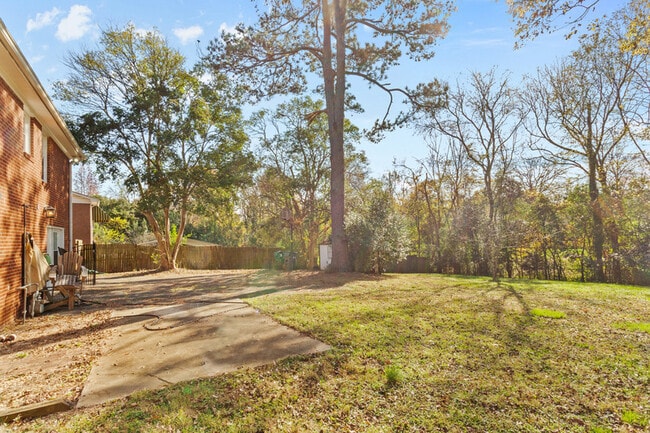 Building Photo - 1532 Starbrook Dr