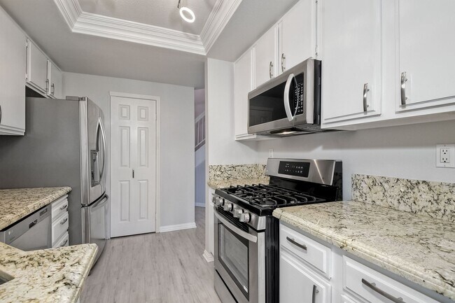 Building Photo - 1951 Swallow Ln