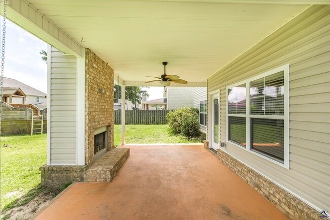 Building Photo - 153 Forestbrooke Way