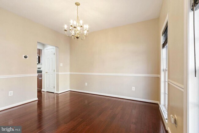 Building Photo - 23209 Robin Song Dr