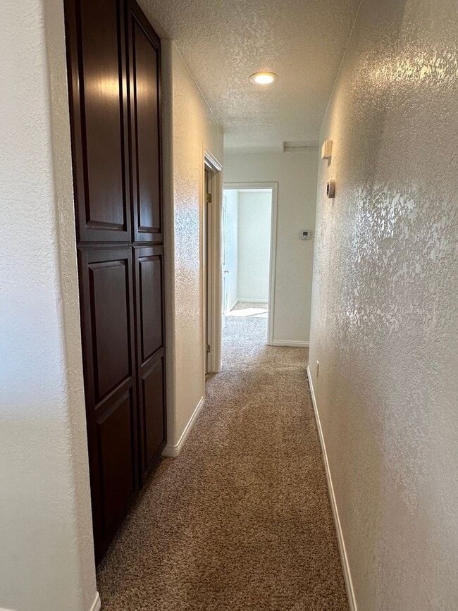 Building Photo - COMING SOON! 3+2+ Bonus Room with attached garage