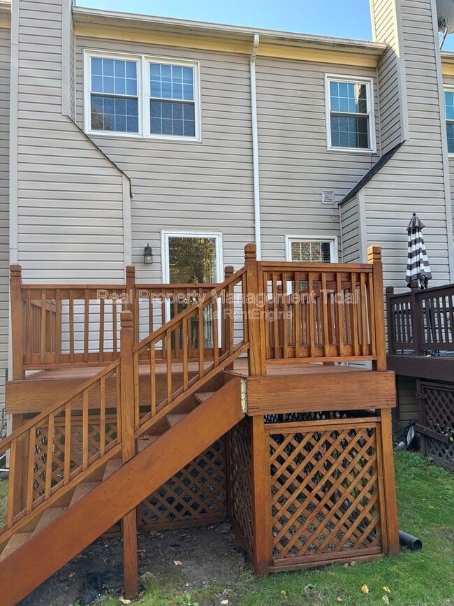 Building Photo - 610 Guy Ln