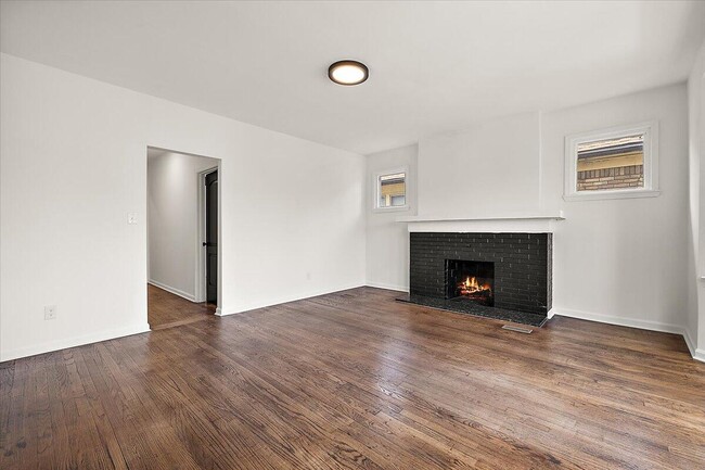 Building Photo - 2477 Hazelwood St