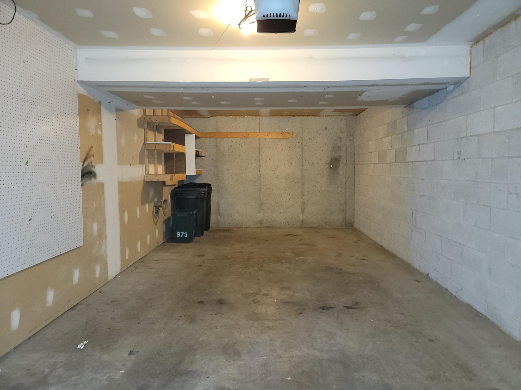Building Photo - 673 Rockwood Dr