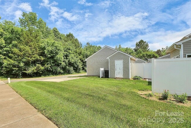 Building Photo - 12144 Cane Branch Way