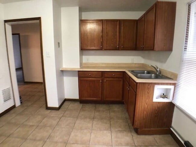 Primary Photo - 3 Bedroom apartment in Niles!