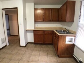 Building Photo - 3 Bedroom apartment in Niles!