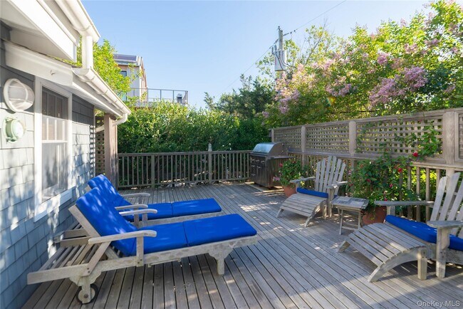 Building Photo - 696 Ocean Breeze Walk