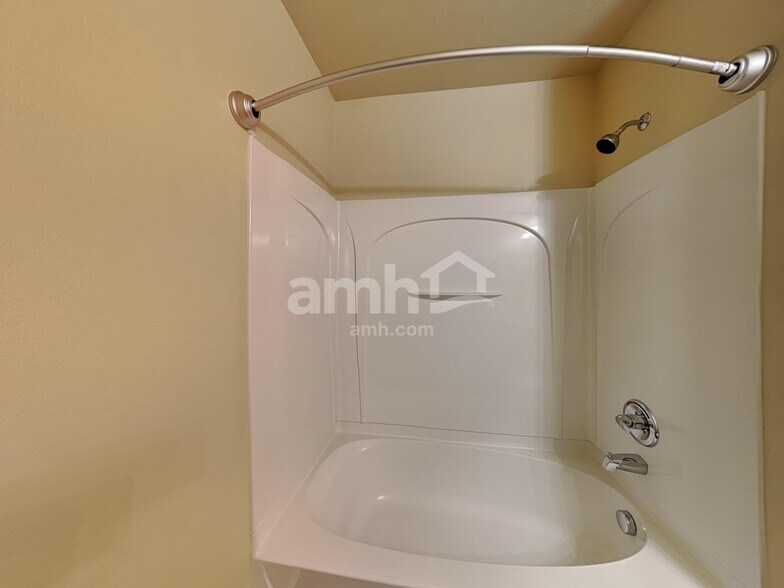 Building Photo - 2776 Willow Way