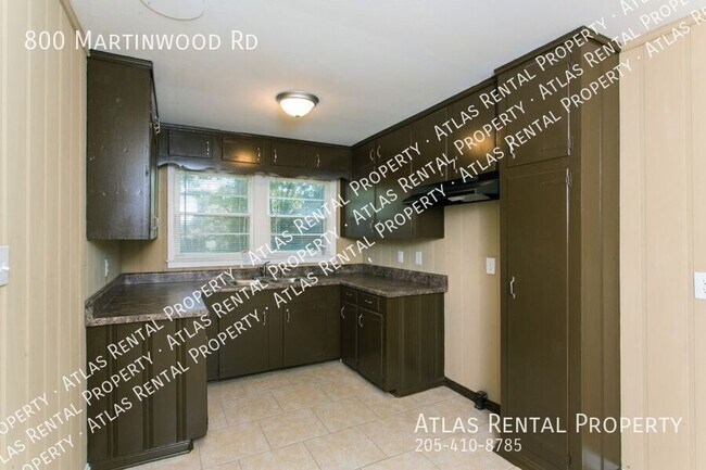 Building Photo - 800 Martinwood Rd