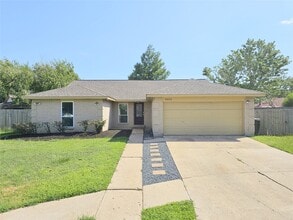 Building Photo - 10615 Heatherford Dr
