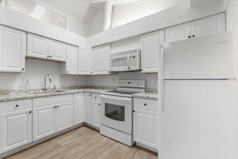 Building Photo - 200 San Lorenzo Ave