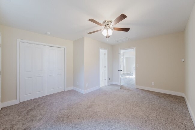 Building Photo - Beautiful Renovated 3 Bedroom and 2 Bathroom Home