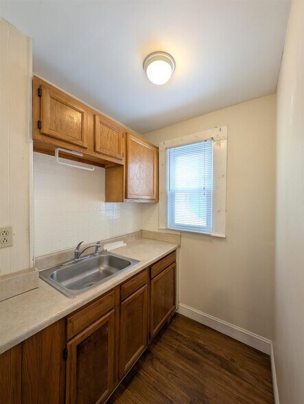 Building Photo - 9 Lowell Terrace