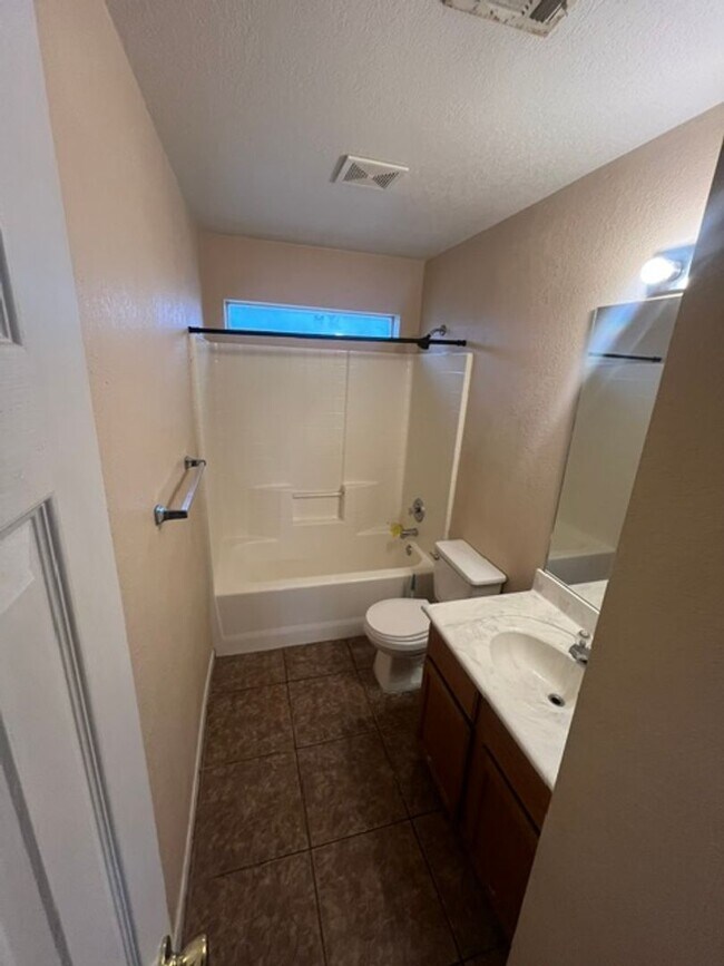 Building Photo - 3001 Cantabrian Dr