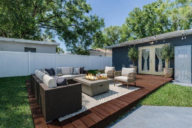 Building Photo - 4106 W Carmen St