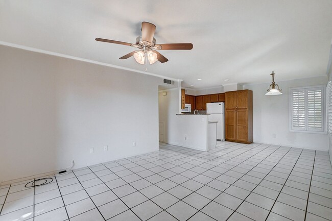 Building Photo - AMERICANA Property Mgmt - Gated 1st floor ...