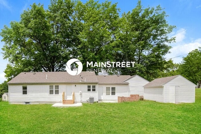 Building Photo - 3 Bedroom Pet-Friendly Home in Kansas City, MO with Main Street Renewal