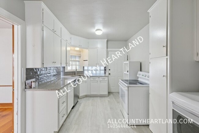 Building Photo - 2433 Cashion Pl