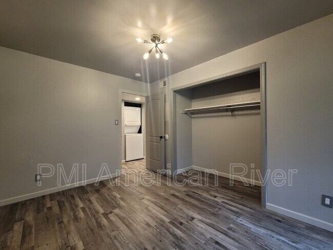 Building Photo - 9160 Madison Ave