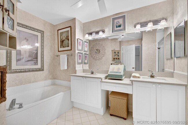 Building Photo - 12418 Crystal Pointe Dr