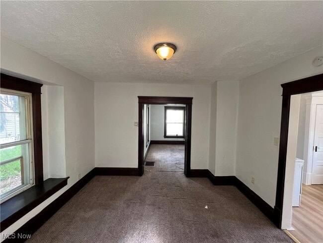 Building Photo - 2286 6th St SW