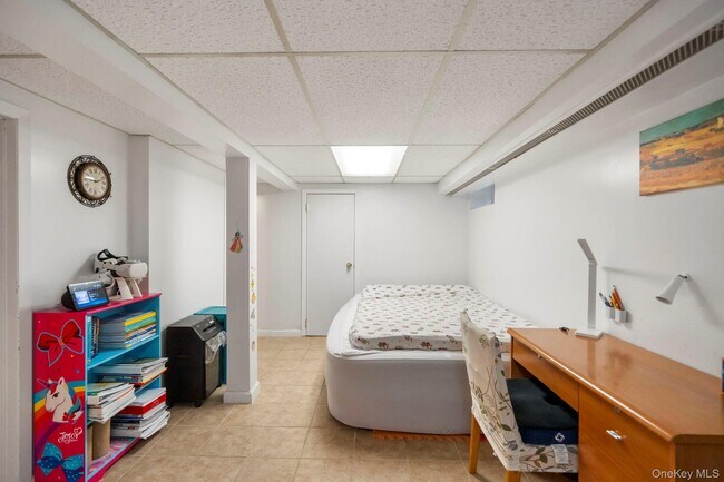 Building Photo - 14-28-28 156th St