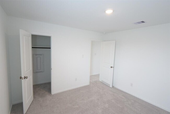 Building Photo - 26727 Feather Reed Dr