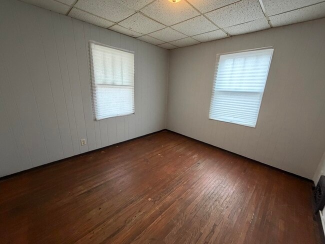 Building Photo - 129 Griffin-S