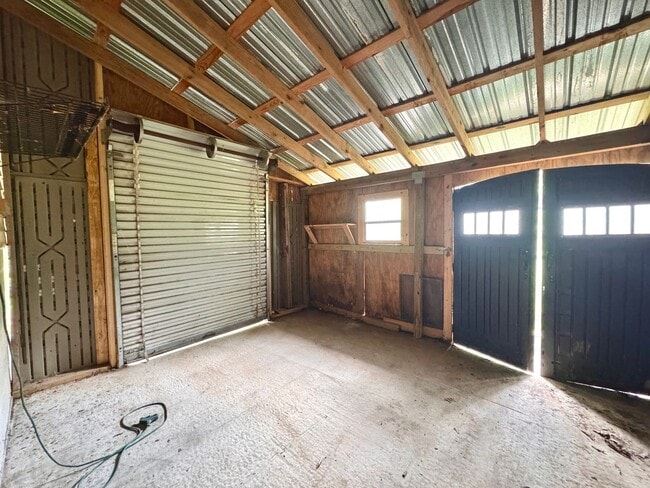 Building Photo - Freshly Updated 3 Bedroom/ 2 Bathroom Country Home