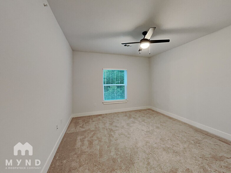 Building Photo - 2500 Longview St