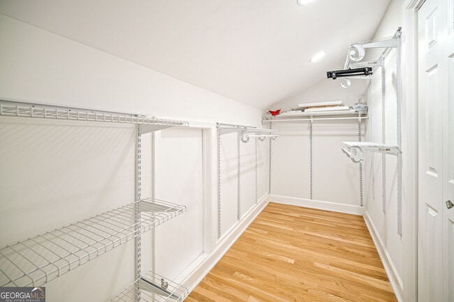 Building Photo - 2861 Dorby Close NE