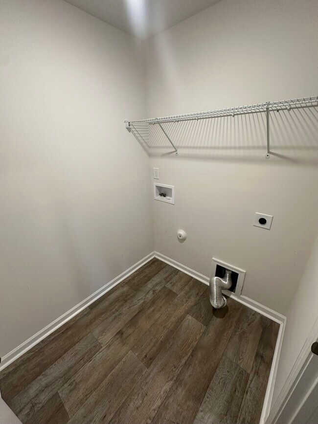 Building Photo - 7705 Sand Pit Rd