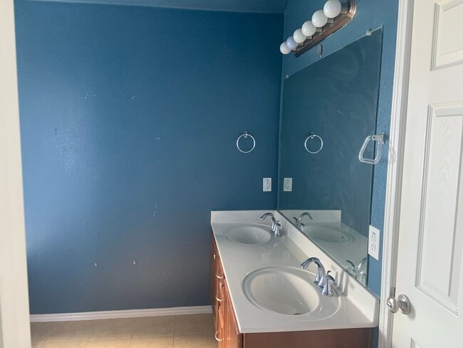 Building Photo - 4915 Allegany Dr