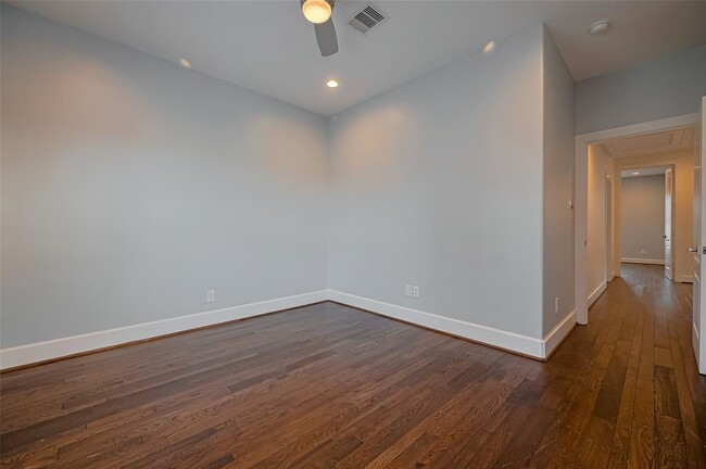 Building Photo - 9404 Glenfield Ct
