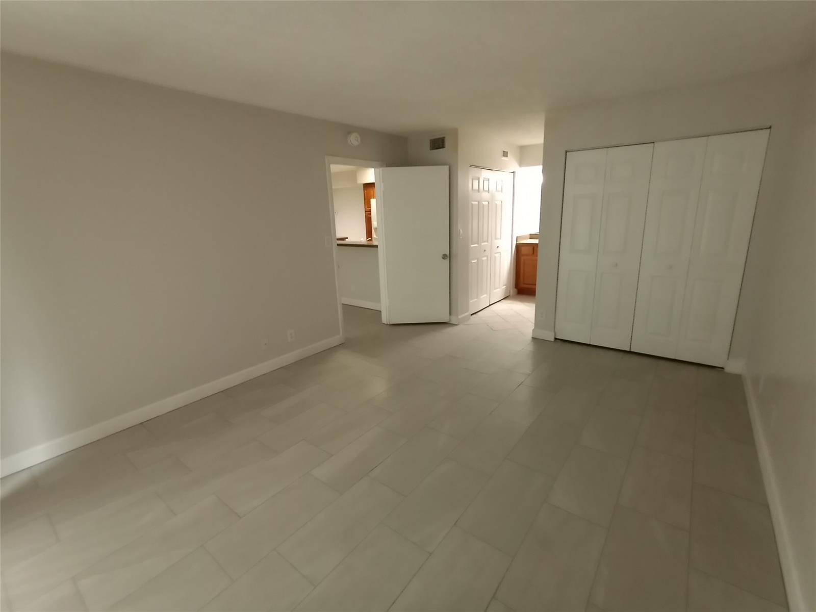 Building Photo - 751 Lyons Rd