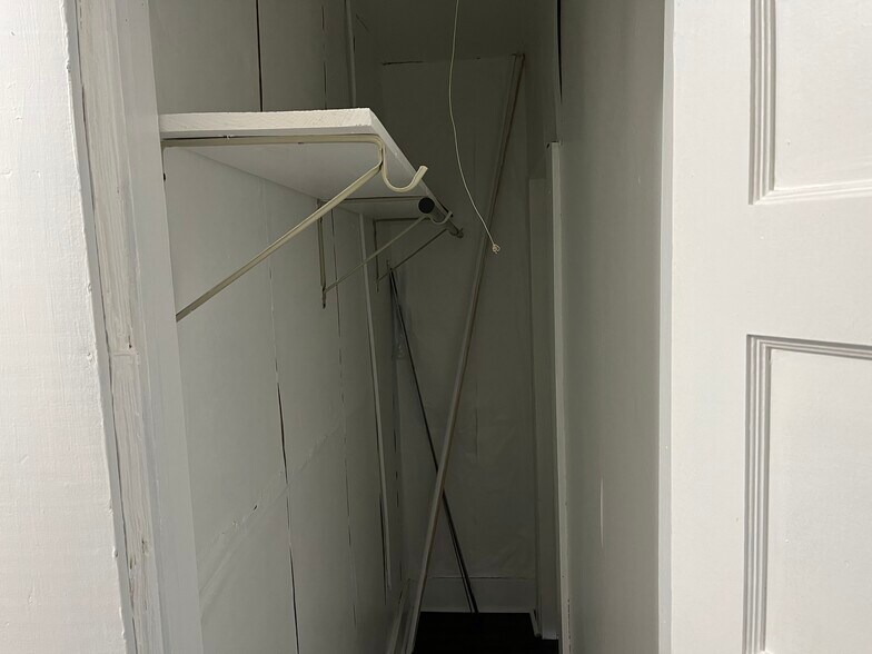 Closet - 210 W Washington St