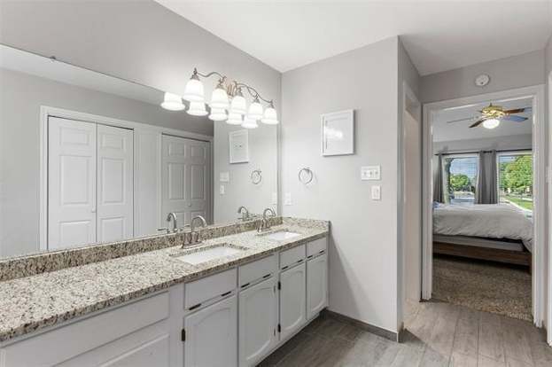Building Photo - 990 Camden Dr