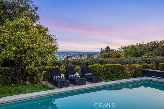 Building Photo - 1514 Sunset Plaza Dr