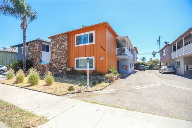 Primary Photo - 12562 Brookshire Ave