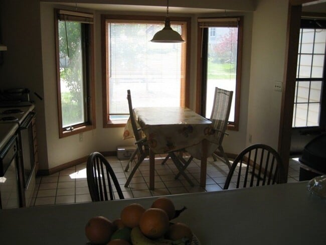 Building Photo - 2132 Plaen View Dr