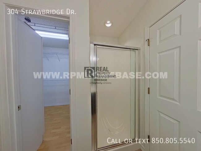 Building Photo - 304 Strawbridge Dr